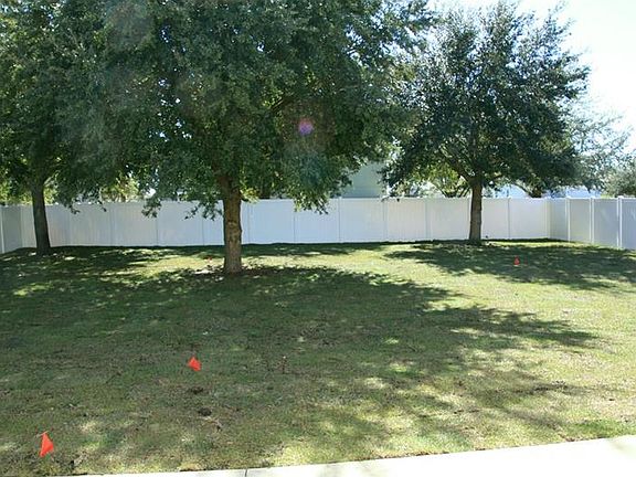 5th image of 31807 Parkdale Dr
