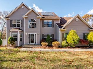 1 Brittany Ct, Ridge, NY 11961