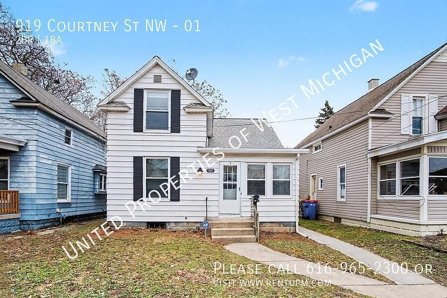 1st image of 919 Courtney St NW #1