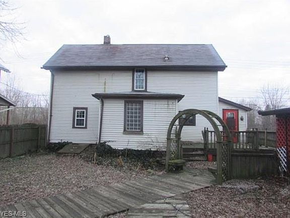 3rd image of 344 Mahoning Ave