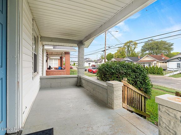 4th image of 1228 W Woodlawn Ave