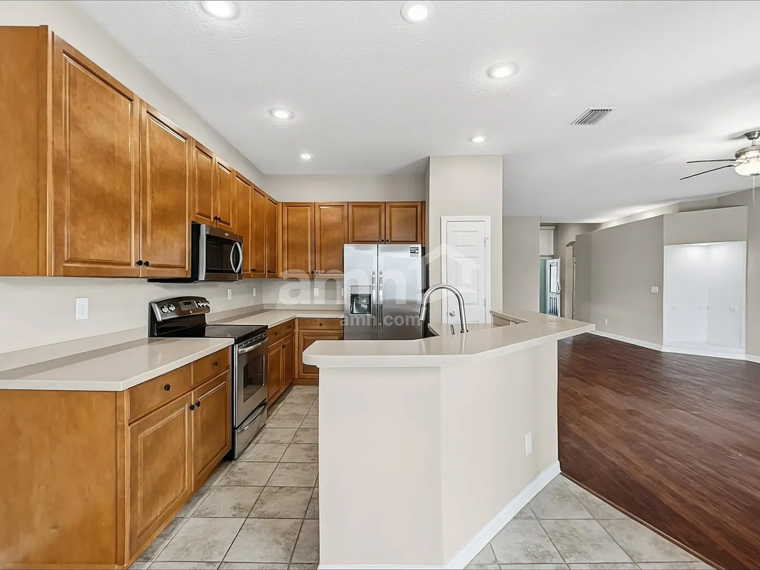3 bed, 2.0 bath, 1728 sqft, $2,185 — Photo 4
