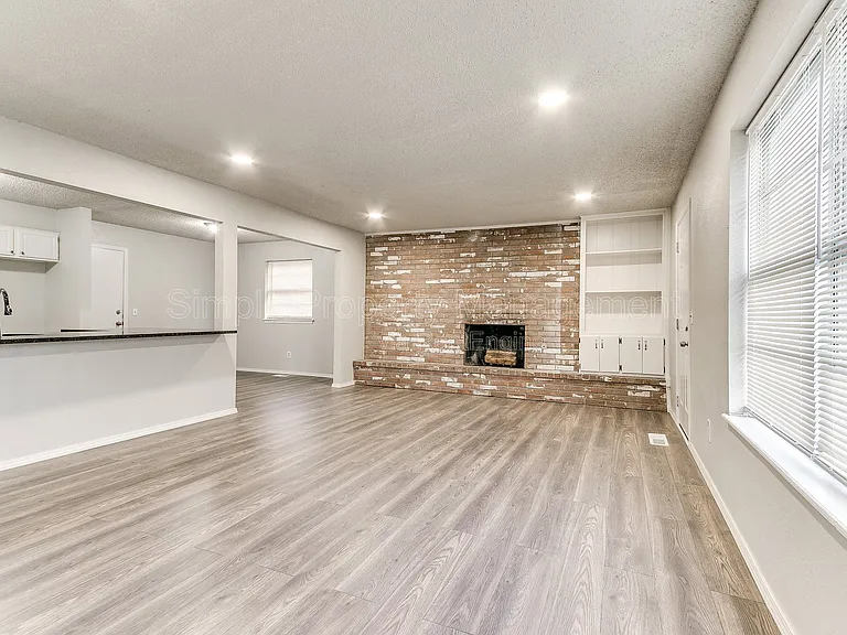 8510 Candlewood Dr — Photo 12