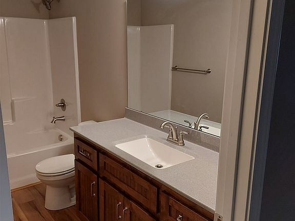 5th image of 105 Allen Hill Dr
