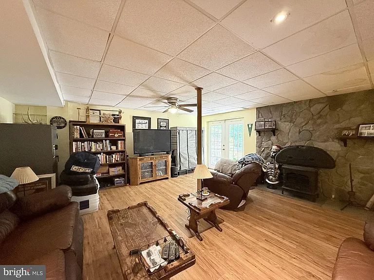 559 Holly Corner Rd — Photo 33