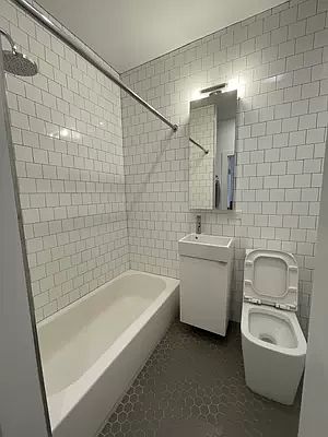 4th image of 105 Smith St APT 10