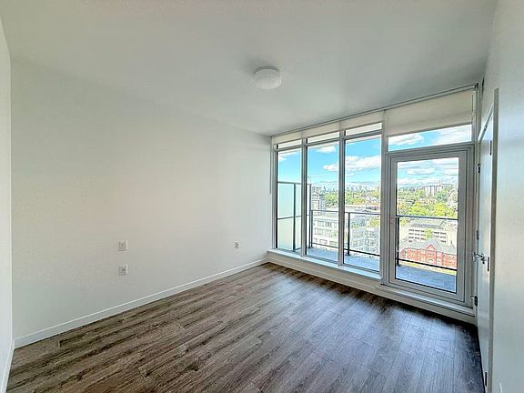 3rd image of 660 Quayside Dr #2103