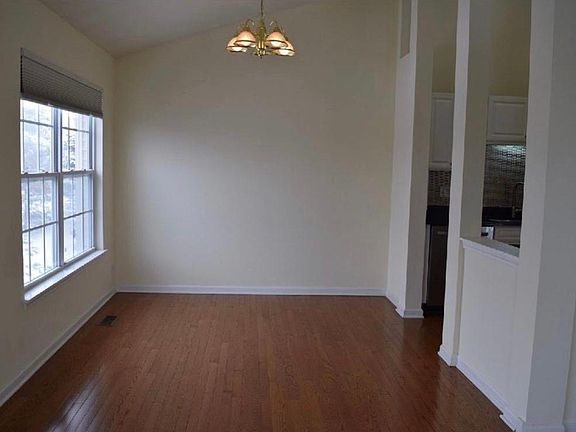 3rd image of 857 Stuarts Dr