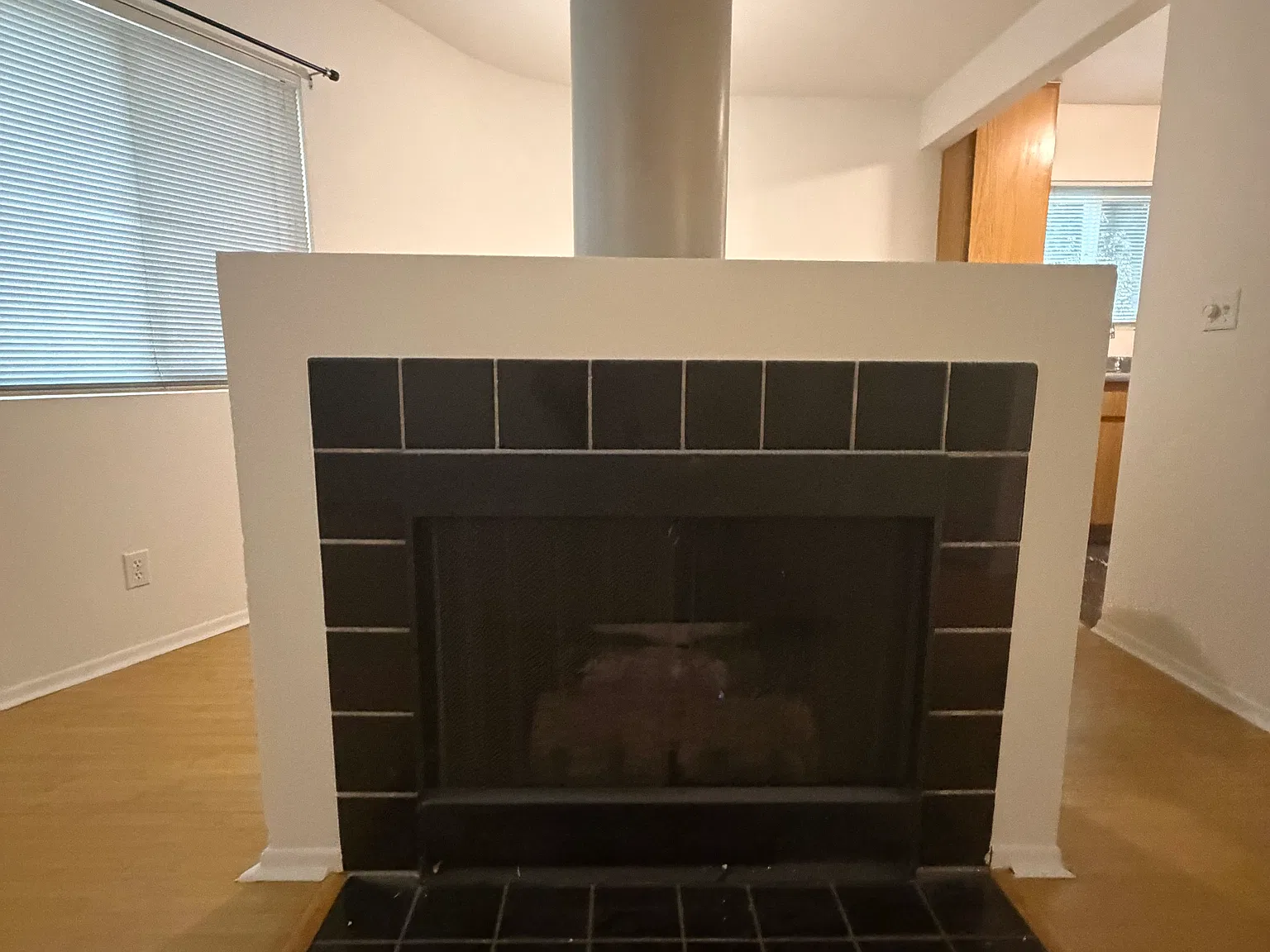 1 bed, 900 sqft, $2,495 — Photo 3