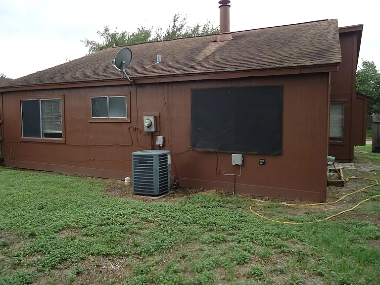 7610 Lemma Dr — Photo 33