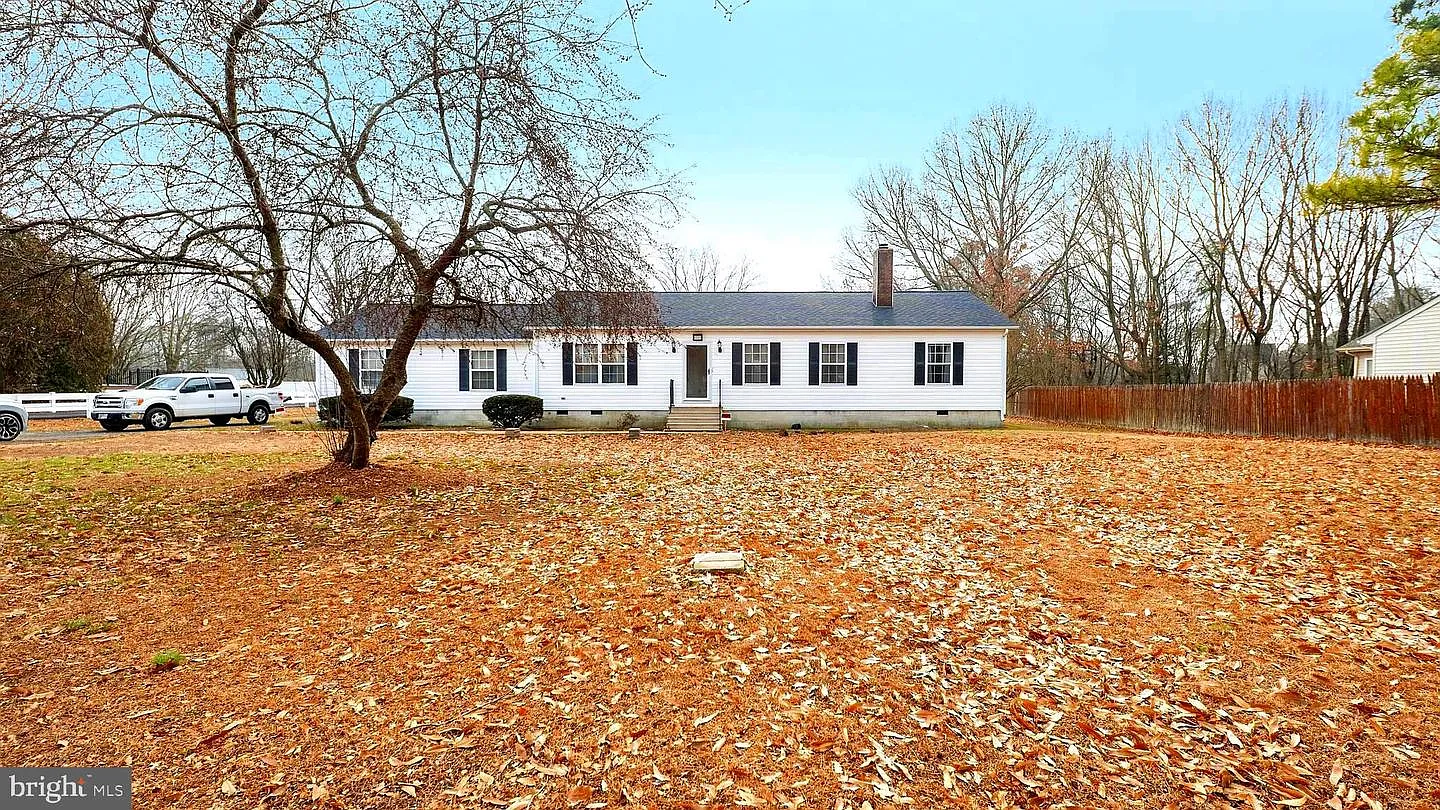 34157 Somerset Rd photo 1