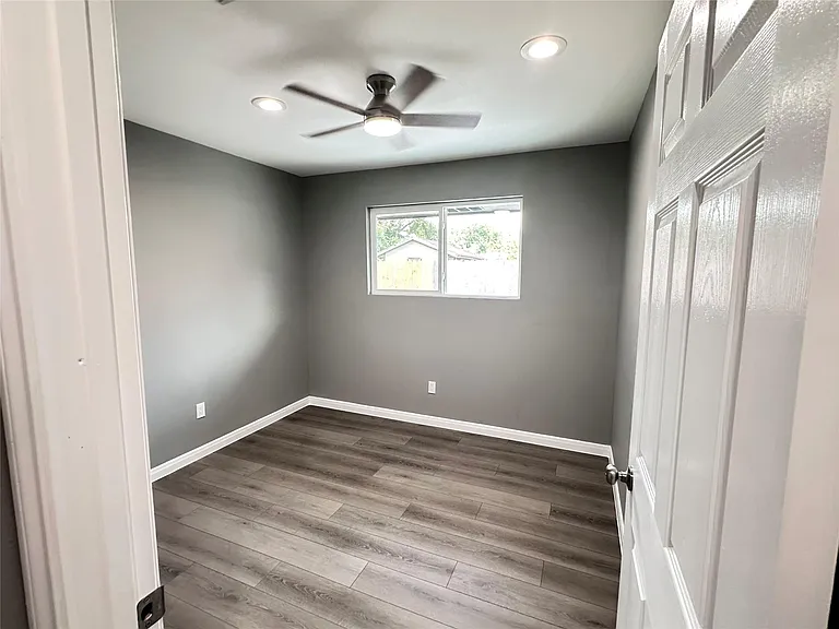 4519 Oak Shadows Dr — Photo 10