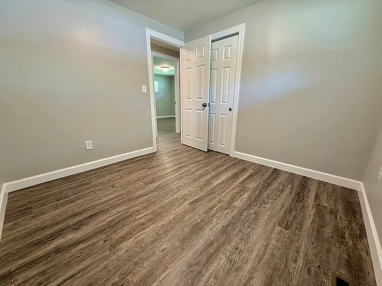 4409 Primrose Ln — Photo 11