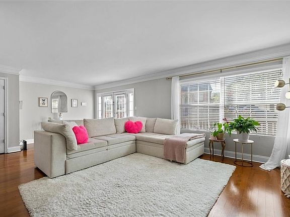 2nd image of 6980 Roswell Rd Unit A8