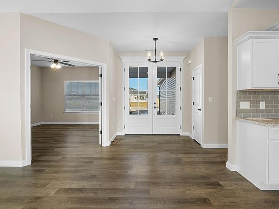 2nd image of 3529 Hyacinth Ln