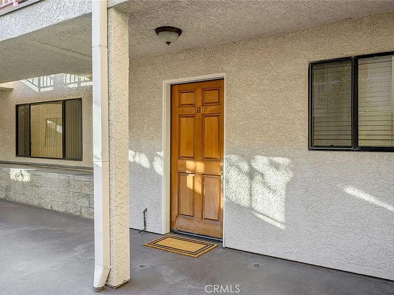345 N Jackson St #106 — Photo 3