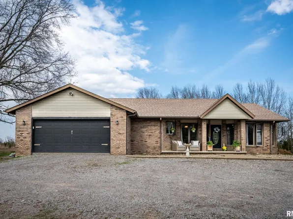 1126 Sycamore Rd, Carbondale, IL 62918