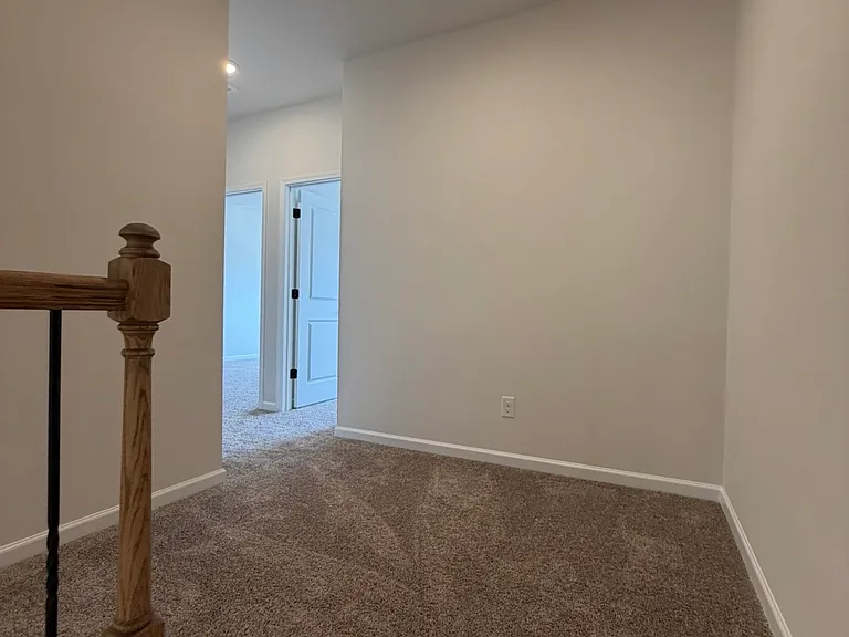 33 Lone Cypress St — Photo 9