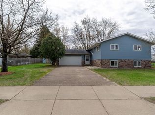 1623 Raedel Rd, Eau Claire, WI 54703