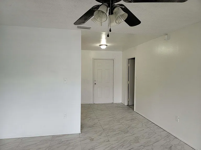 1304 Louis Ct #1 — Photo 8