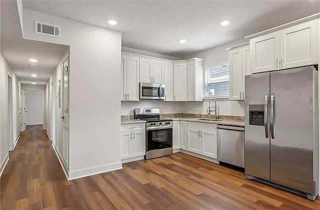 3 bed, 3.0 bath, 1284 sqft, $2,200 — Photo 4
