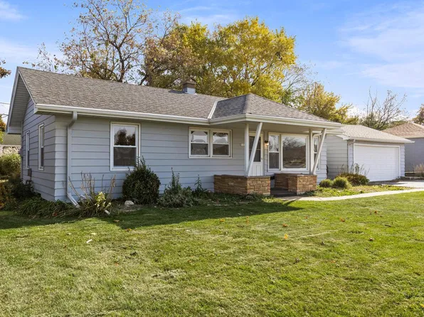 3184 North Mayfair ROAD, Wauwatosa, WI 53222