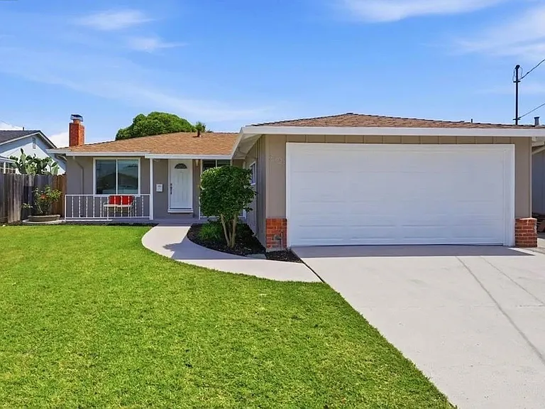 36023 Pizarro Dr — Photo 3