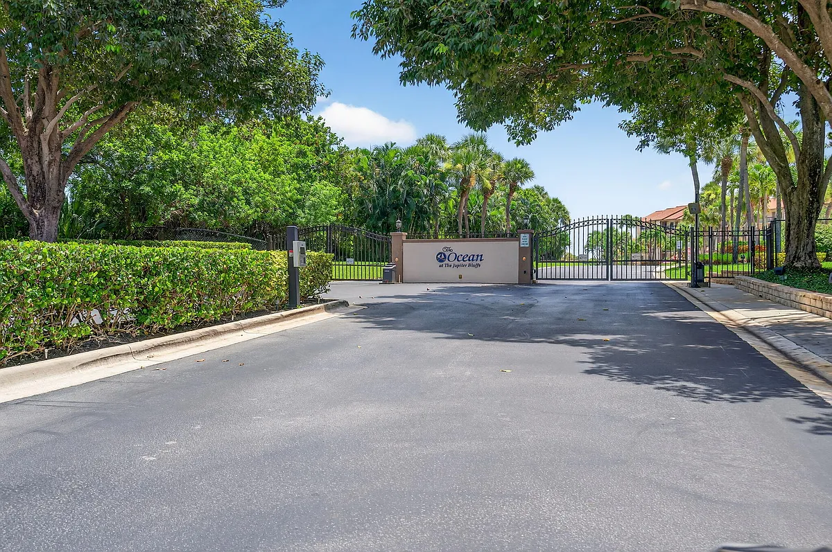 Building Photo - 401 Ocean Bluffs Blvd #205