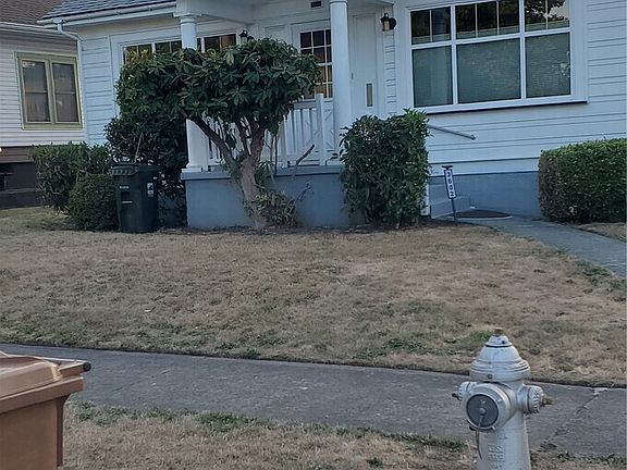 2nd image of 3602 Tacoma Avenue S