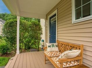 1 Whitman Ln, Westford, MA 01886