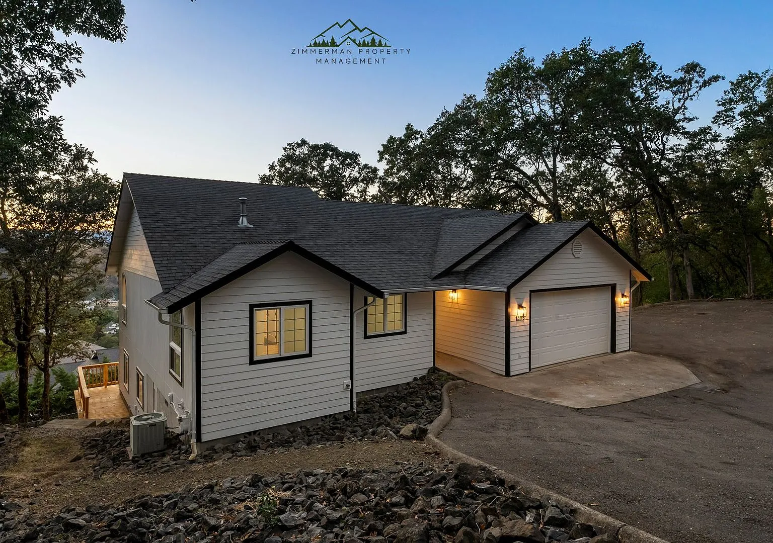4 bedroom 2.5 bathroom home with Panoramic views! — Photo 4
