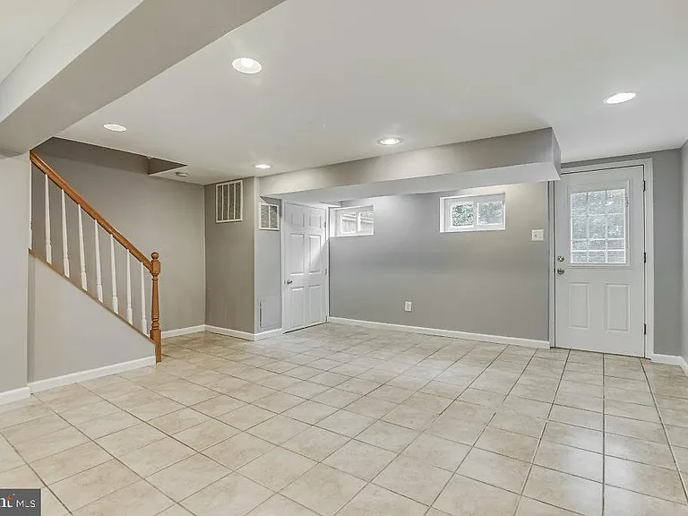 260 Burgess Ave — Photo 25