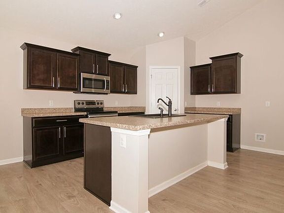 3rd image of 10010 Jenna Ln