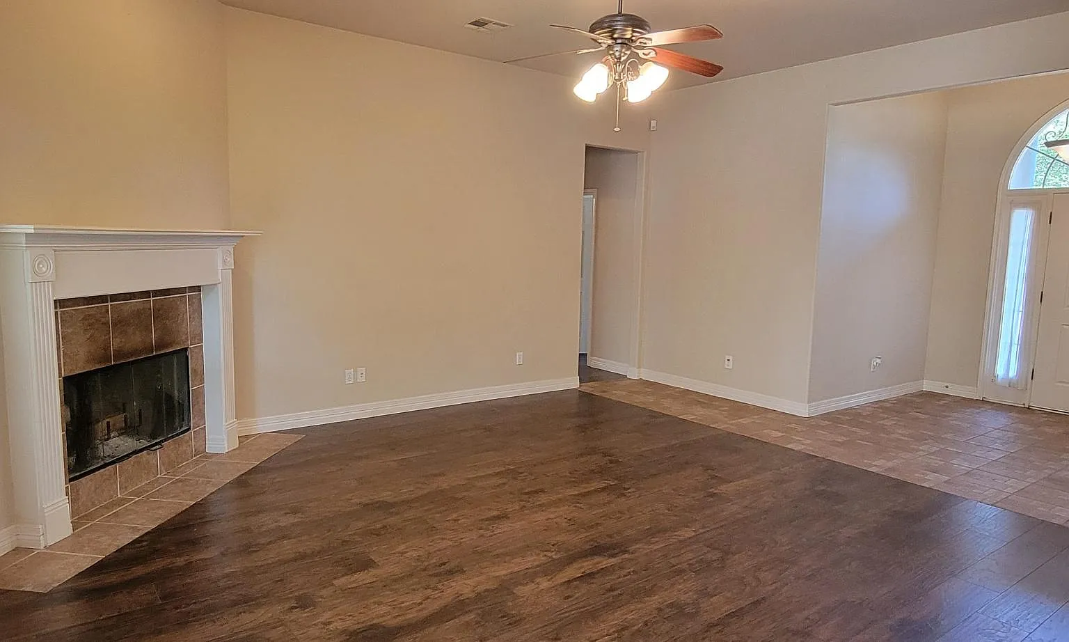 4 Hollywood Ct — Photo 3