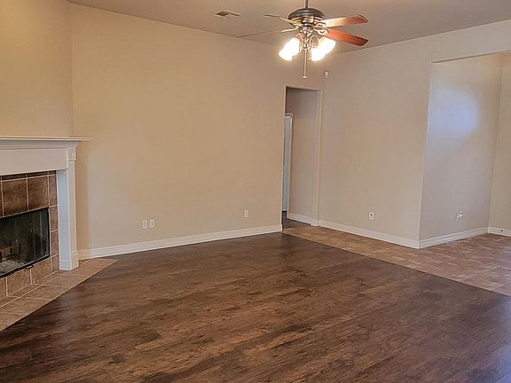 3rd image of 4 Hollywood Ct