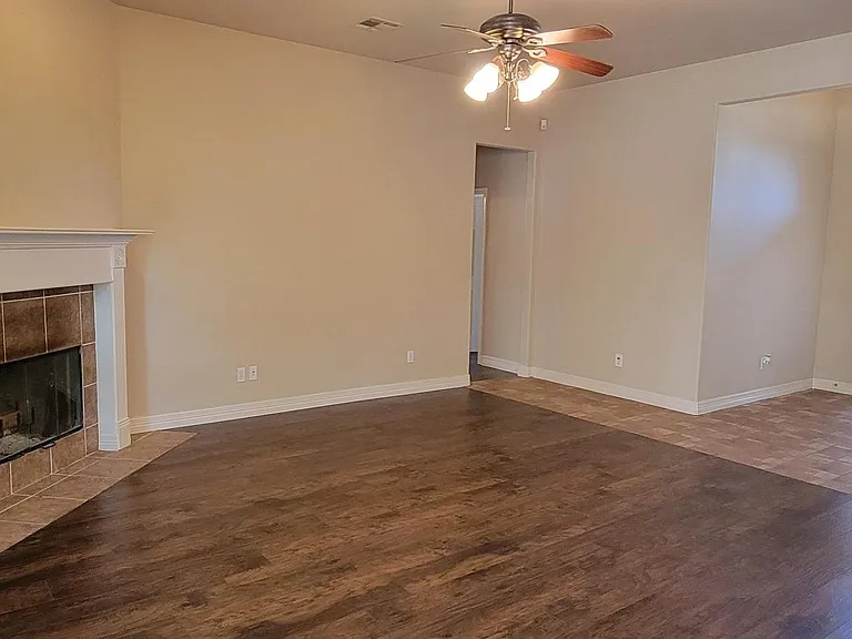 4 Hollywood Ct — Photo 3