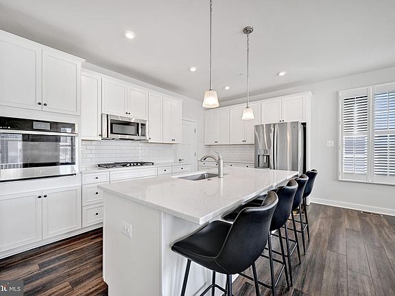2nd image of 2926 Quarry Cir