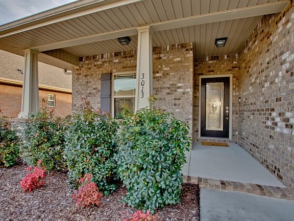 2nd image of 3013 Hampstead Dr SE