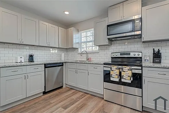 8204 Furray Rd — Photo 3
