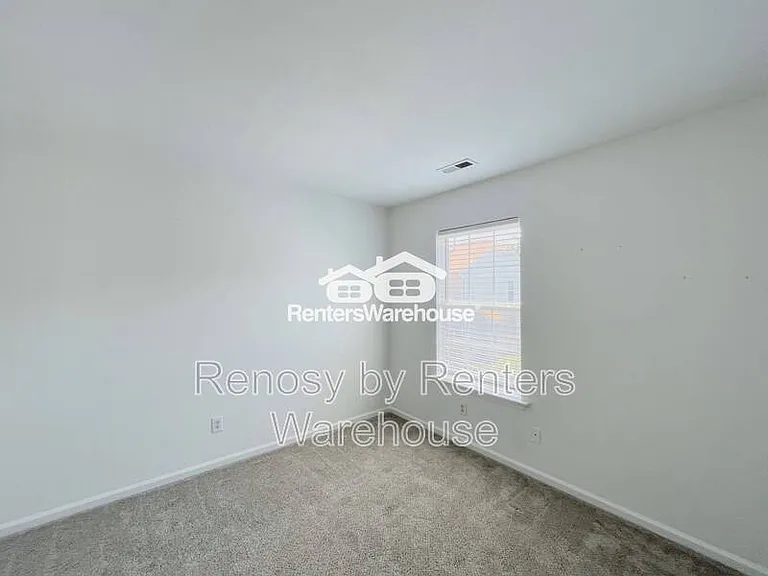617 Lord Nelson Ct — Photo 31