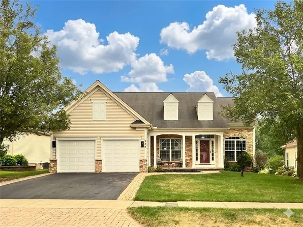 136 New Tudor Rd, Pittsford, NY 14534