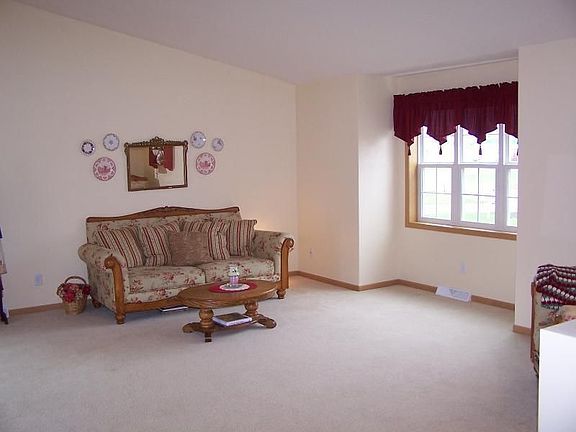 2nd image of 2295 Sunny Meadow Dr