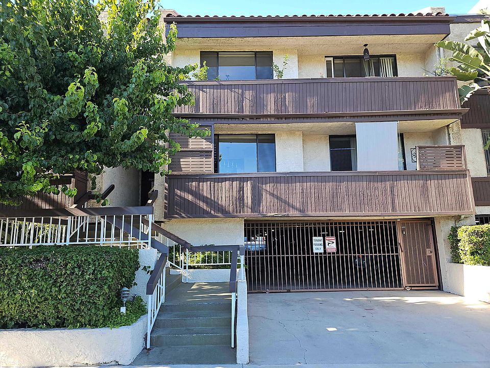 1st image of 14434 Magnolia Blvd #202