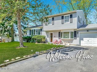 33 Pheasant Dr, Bayville, NJ 08721