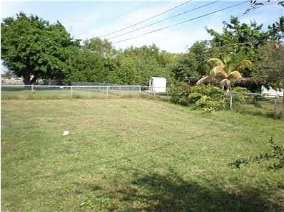 3rd image of 2043 SE Heathwood Cir
