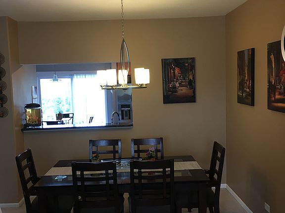 5th image of 1125 N Claremont Dr