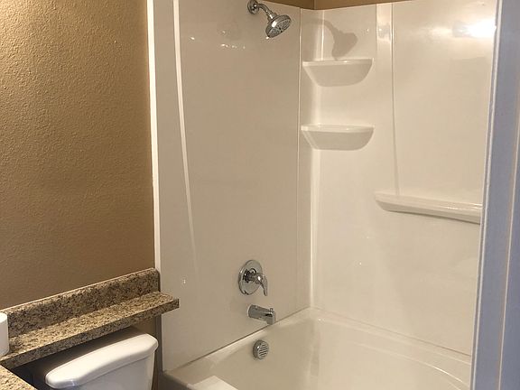 5th image of 5166 S Jones Blvd Unit 106