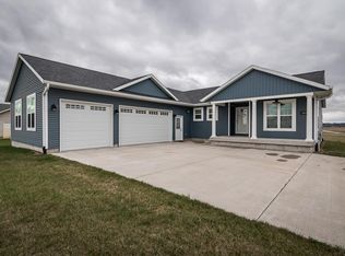 2676 Crimson Ave, Fruitland, IA 52749
