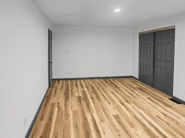 821 Niedringhaus Ave #A — Photo 14