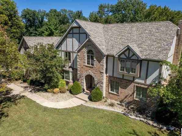 135 Rolling Valley Ct, Terre Haute, IN 47803